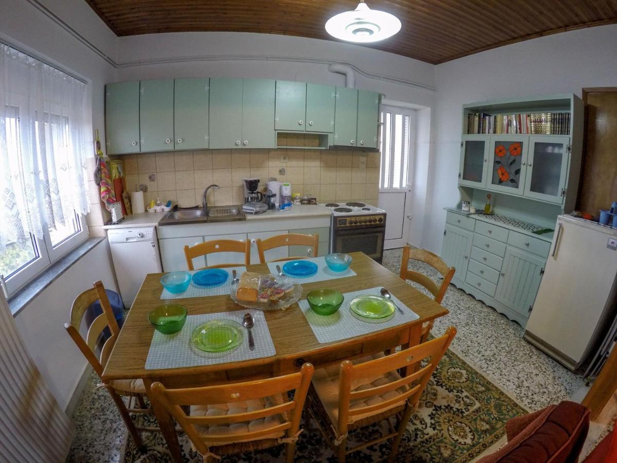 Breathtaking Lake View Cottage With A Fireplace Next To Ioannina City! Buitenkant foto